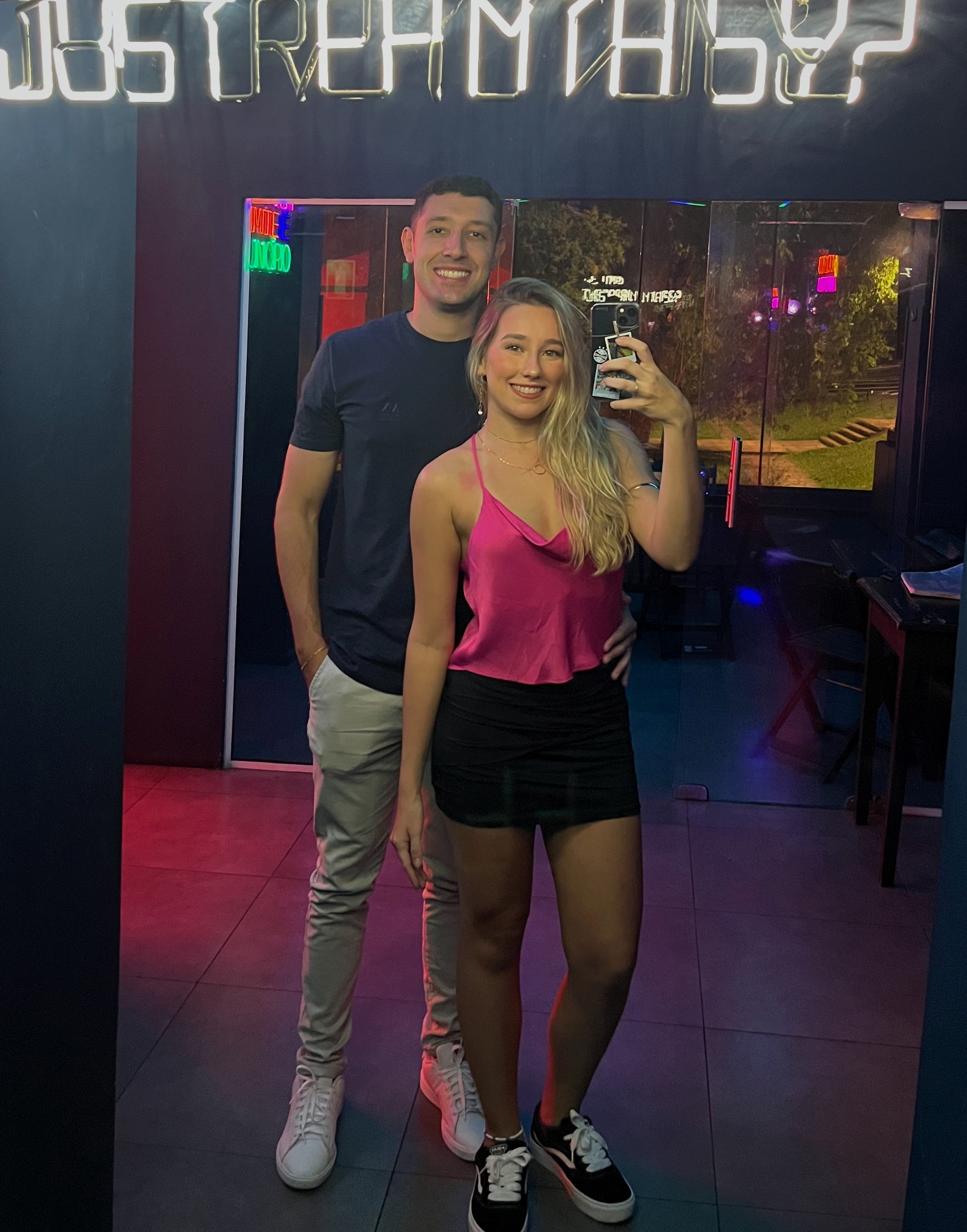 Foto do casal mais fofo Albão e Mari